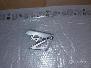 supporto pedana anteriore destra brutale 675 800