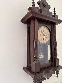 Orologio a pendolo vintage ottimamente funzionante