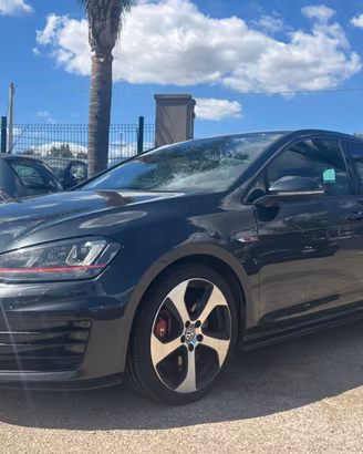 Volkswagen Golf GTI Performance 2.0 TSI DSG 5p. - 