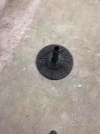 Ombrellone completo di piedi sotto