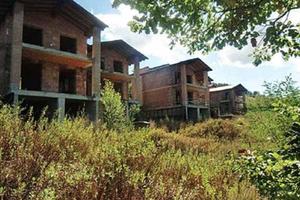 Immobile in asta di 1844 m² con box auto a Canossa