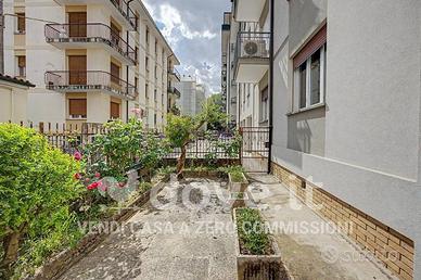 Appartamento di 100 m² con 3 locali e box auto a T