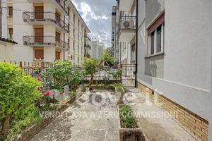 Appartamento di 100 m² con 3 locali e box auto a T
