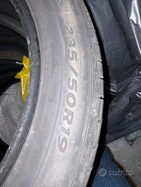 Treno 4 Pneumatici Laufenn 235/50 R19 (SUV / Auto)
