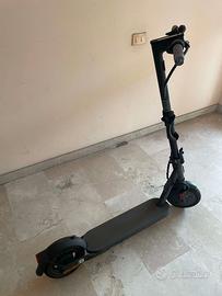 Monopattino elettrico Xiaomi Electric Scooter 4