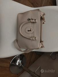 Borsa a mano con tracolla