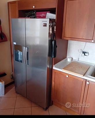 cucina completa di elettrodomestici