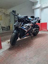 bmw m1000r 210 cv 04/2023