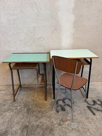 Banchi da scuola vintage originali con sedia