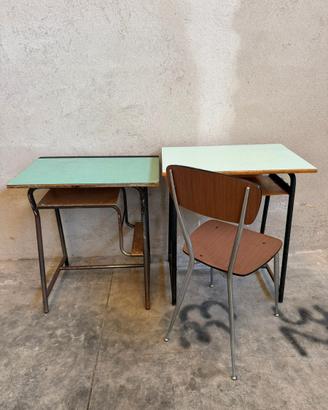 Banchi da scuola vintage originali con sedia
