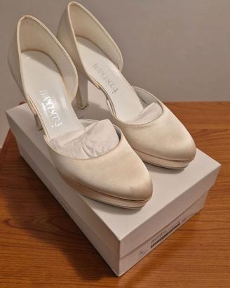 Scarpa donna con tacco  misura 39