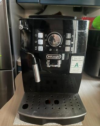 macchina caffè de longhi  Magnifica S