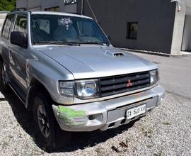 Mitsubishi Pajero 2.8 125cv Corto SOLO RICAMBI !!!