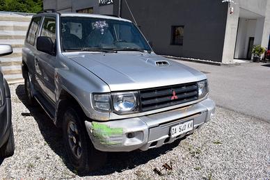 Mitsubishi Pajero 2.8 125cv Corto SOLO RICAMBI !!!