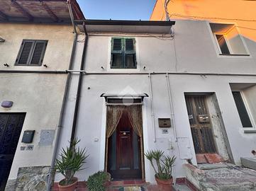 CASA DI CORTE A MONTEMURLO