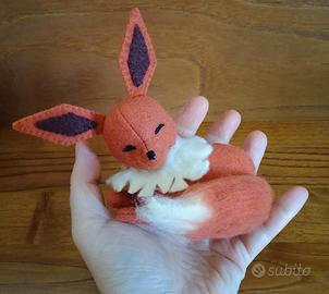 Pokemon sleepy Eevee peluche cucito a mano