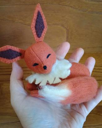 Pokemon Eevee dormiglione peluche artigianale