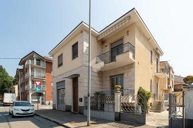 3 LOCALI A TORINO