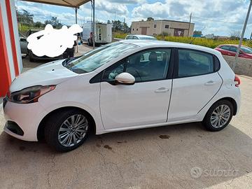 Peugeot 208 BlueHDI 75cv 2016
