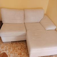 Divanetto in pelle con chaise longue
