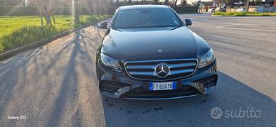  Mercedes E 220  4 matic 