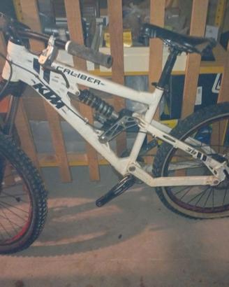 Mountain Bike Downhill KTM Caliber