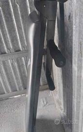 Panca che si inclina per addominali