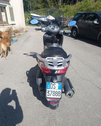 Scooter Yamaha x city 250