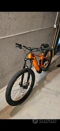 Mountain bike elettrica come nuova