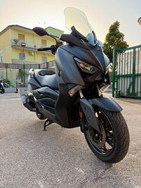 Yamaha X-Max 400
