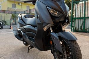 Yamaha X-Max 400