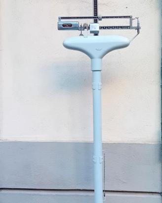 Bilancia vintage pesapersone con altimetro