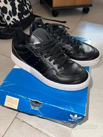 Adidas supercourt black and white