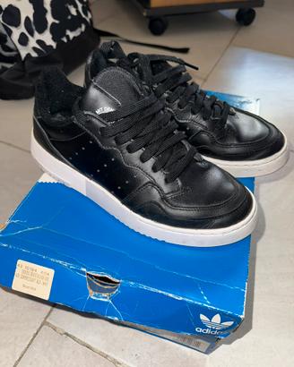 Adidas supercourt black and white