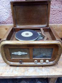 Antica radio giradischi Bacchini mod 226