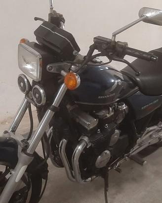 Honda nighthawk 650 -ASI-