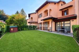 VILLA A SCHIERA CON GIARDINO E BOX DOPPIO