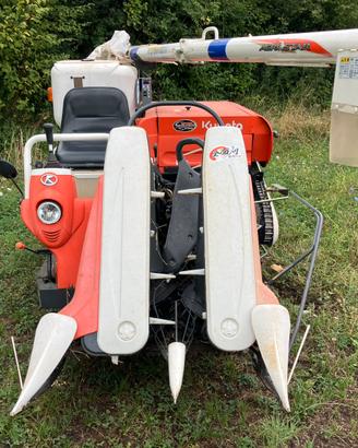 Kubota ER 211 Racty - trebbiatrice compatta