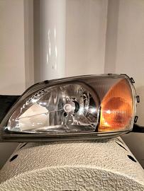 Faro Anteriore Ford Fiesta 