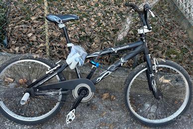 BICICLETTA BMX