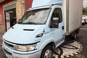 Iveco Daily 35c12 2.3 cc cella frigo isotermico AT