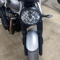 Triumph street twin 900 seminuova