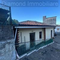 Casa singola con garage a Milo-Fornazzo