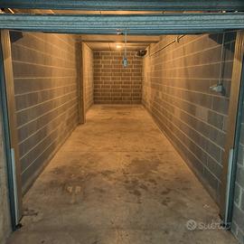 Garage box doppio con accesso protetto