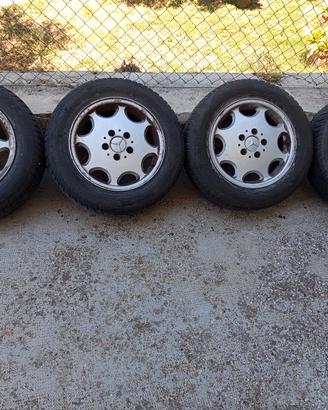 Cerchi in lega Mercedes da 15 con gomme termiche