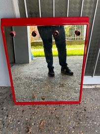 Specchio rosso