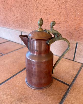 Piccola brocca vintage in rame e ottone