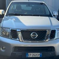 Nissan Navara 2.5 dCi 190CV 4 porte Double Cab LE