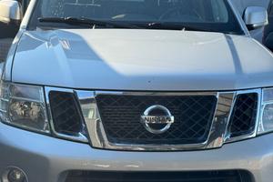 Nissan Navara 2.5 dCi 190CV 4 porte Double Cab LE