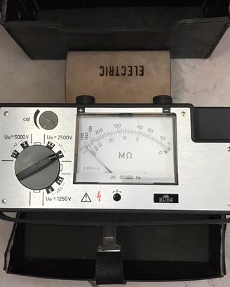 Tester di isolamento IK 5000 N con induttore